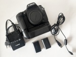 CANON - 7D SLR camera body + power GRIP with 2 batteries - USED